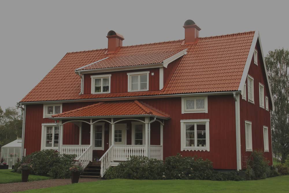 Klassisk villa med tegelpannor på taket